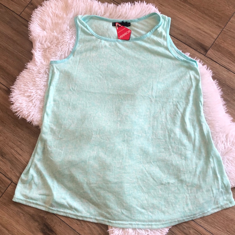 NWT Vessos Lightweight Swing Tank Top